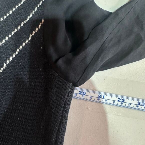 Anthropologie Black & White Addison Story V-neck Swester Size S Knit Basic - Picture 8 of 9